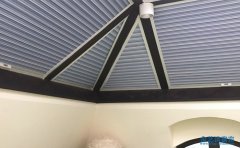 佛山禪城區綠島湖別墅電動(dòng)蜂巢簾_電動(dòng)天窗窗簾安裝
